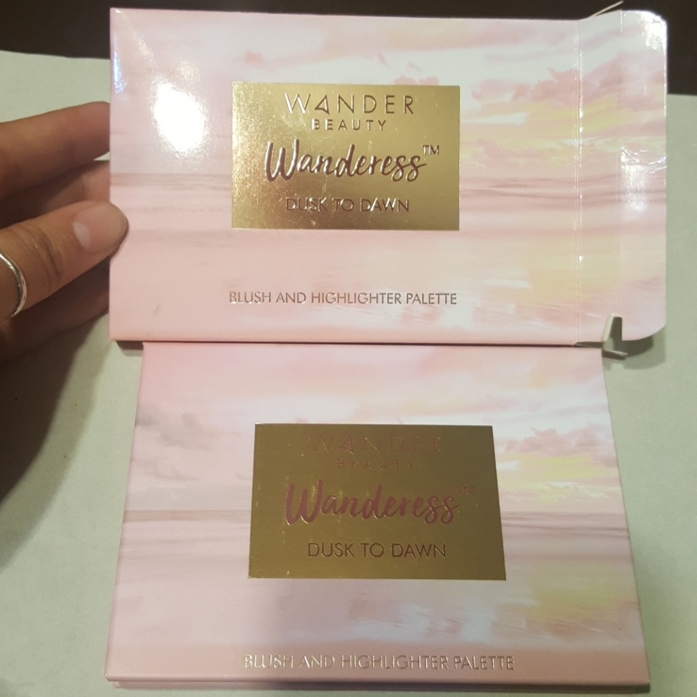 Wander beauty blush and highlight palette